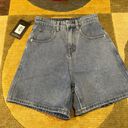 Pretty Little Thing NWT  Denim Blue Mom Shorts Size US Women’s XS Photo 0