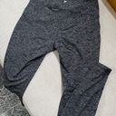 Old Navy Active Leggings in Grey size M Photo 1
