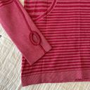 Lululemon  Swiftly Tech Long Sleeve Crew in Heathered Berry Rumble Size 6 Photo 9