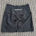 Alphalete AMPLIFY SHORT 5.5" Women's Seamless Scrunch Short Black Xs Photo 3