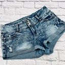 Guess  Women's Acid Wash Low Rise Denim Short Size 31 Three Button Photo 0