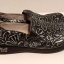 Alegria  women's shoes Kel- 570 embossed black leather clogs EU 39 Photo 1