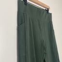 Lou & grey  Ponte Knit Pocket Capri Leggings Olive Green Size LP Photo 4