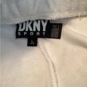 DKNY  white active shorts‎ size L Photo 1