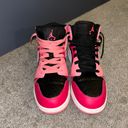 Nike Jordan 1 Mid Photo 1