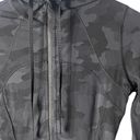 Lululemon  Women’s Sz 4 Hooded Define Jacket *Nulu in Heritage 365 Camo Deep Coal Photo 2