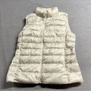 Uniqlo  Ultra Down Puffer Vest in White Ivory Size Medium EUC Photo 0