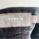 Torrid  Military Stretch Twill Mid-Rise Short Black Sz 18 Photo 6