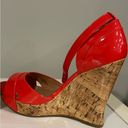 Guess  Kalisa Pep Toe Platform Wedge Cork Shiny Sandals Patent  Coral Red Sz. 7 Photo 3