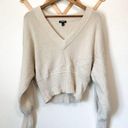 EXPRESS V-Neck Ribbed Cream Sweater Size Medium Photo 0