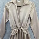 Pretty Little Thing Pretty Little Things Women's Dress Hi Low Beige Long Sleeve Size 4 Surplice Photo 14