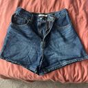 Levi’s  High Waisted Mom Short 27 Photo 0