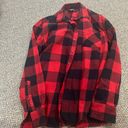 Arizona Jeans Women’s  red Buffalo plaid button up shirt. Size medium Photo 0