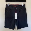 Bermuda NWT Sabrina Lauren Black  Shorts Women's Petite 6 new with tags Photo 4