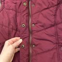 American Eagle  AEO magenta pink zip quilted puffer vest faux fur lined hood med Photo 4