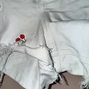 Hollister White Cherry Embroidered Curvy High Rise Mom Short 3” Size 9 NWOT! Photo 2