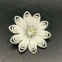 Daisy Vintage Plastic  Pin Photo 0