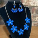 Vintage Blue  flower rhinestone accent necklace with matching earrings Photo 4