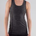 Lululemon  Run Dash Tank Heather Grey Ruffled Back Air Pods‎ Pocket Size 8 Photo 2