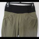 prAna  | Summit Cargo Capri Heather Green Photo 3