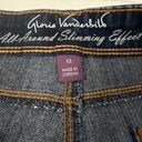 Gloria Vanderbilt EUC  All Around Slimming Effect Dark Wash Stretch Shorts 12 Photo 8