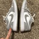 Jordan Air  flight  1 Low: ‘White Wolf Grey’ woman size 6 Photo 4