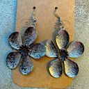 Daisy 1223 - NWOT mixed metal  floral earrings Photo 0