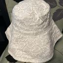 ASOS  DESIGN Broderie Fisherman Bucket Hat White S/M Heart Embroidery Summer Photo 2