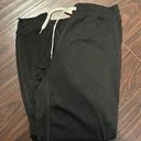 Vuori Performance Joggers Photo 2