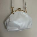 Jacqueline Ferrar Vintage White Shimmer Leather  Clasp Purse Gold Hardware Photo 5