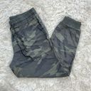 Splendid Camo Jogger Pants with Pockets Women’s Size Small Olive Green Photo 0