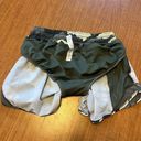 Lululemon Hotty Hot Shorts Women's Size 4 Tall Heritage Camo Activewear Running Green Photo 3