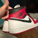 Nike Jordan 1 Mid Photo 8