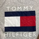 Tommy Hilfiger  Gray Logo Flag Print Short Sleeve Tee T Shirt NEW S Photo 3