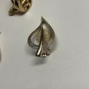 Monet Lot Of 2 Vintage Costume Earrings Clip On Signed Sarah Cov /  - Gold Tone Photo 2