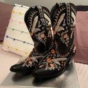 Cowgirl boots with embroidery Size 7 Photo 3