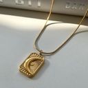 Crescent Moon Necklace Moon pendant necklace Gold Chain necklace Photo 1