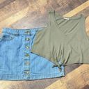 Heart & Hips  Green V Neck Knot Front Crop Tank Top Size Medium Photo 1