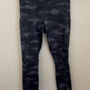 Athleta  ultimate camo 7/8 tights leggings Size Small stash pocket ankle crop Photo 0