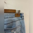 American Eagle Pre-Owned Size 14  Light Blue Heavily Distressed Mom Jeans Photo 6