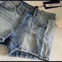 Vigoss NWT  light wash distressed Jean shorts size 24 Photo 2