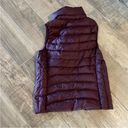 Uniqlo  Burgundy Vest Size Small Photo 4