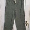 Vuori  Women’s Pants Ripstop Wide Leg Cropped in Army Green Sz Large Photo 0