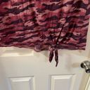 Xersion  Pink/purple Camo tie knot front tee size Small Photo 4