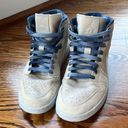 Nike  Women’s Air Jordan 1 Mid Photo 5