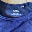 AYBL crop top Photo 2