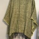 Forever Dreams women’s cape/shawl. Size One Size Yellow Photo 3