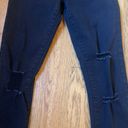 Guess Distressed knee Skinny Jeans size 27 Photo 5