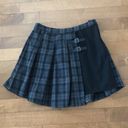 Hot Topic  Black & Grey Plaid Buckle Asymmetrical Pleated Skirt size large Photo 3