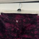 CRZ Yoga Woman’s Burgundy Patterned Workout Leggings - Size Small Photo 2